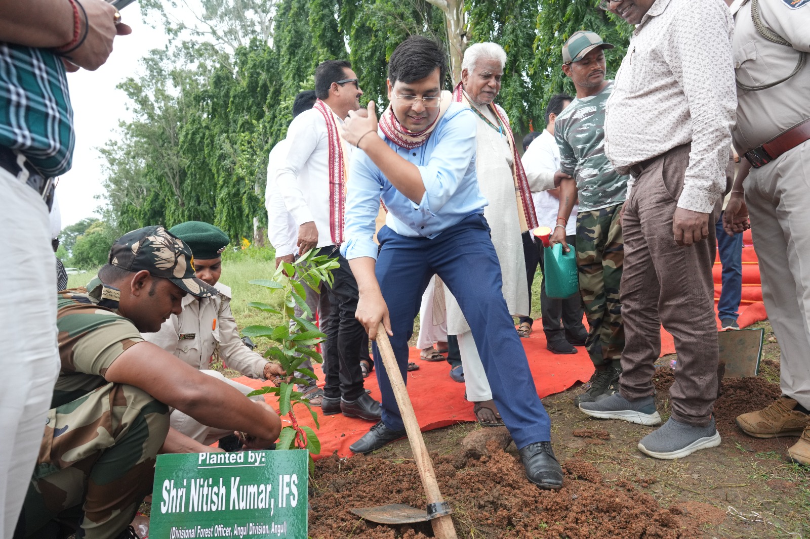 ୭୬ତମ ଜିଲ୍ଲା ସ୍ଥାରୀୟ ବନ ମହୋତ୍ସବ,ସାତ ଲକ୍ଷରୁ ଅଧିକ ଚାରା ରୋପଣ ର ଲକ୍ଷ ।